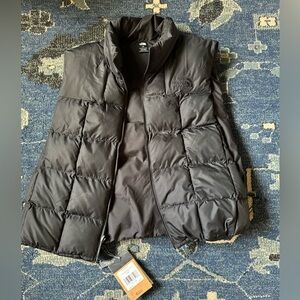 Reversible North Face bib vest. NWT